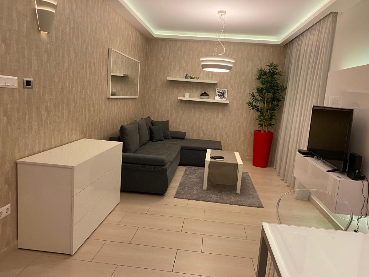 ديبريتْسين Parizsi Udvar I. Apartment المظهر الخارجي الصورة