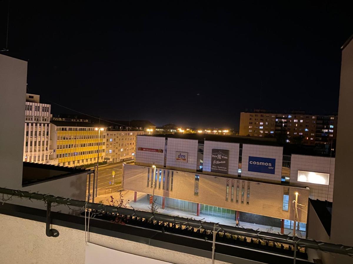 ديبريتْسين Parizsi Udvar I. Apartment المظهر الخارجي الصورة