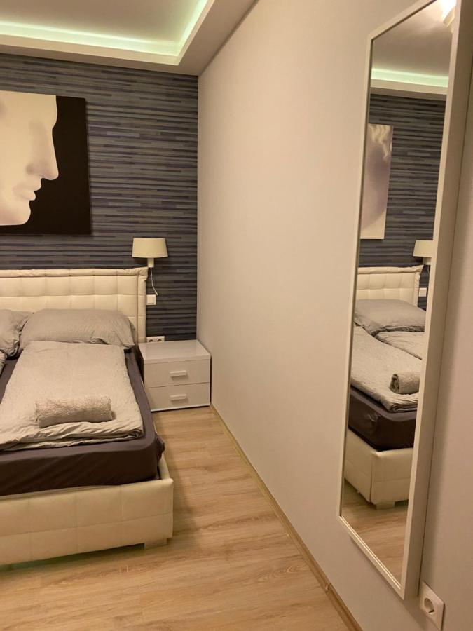 ديبريتْسين Parizsi Udvar I. Apartment المظهر الخارجي الصورة