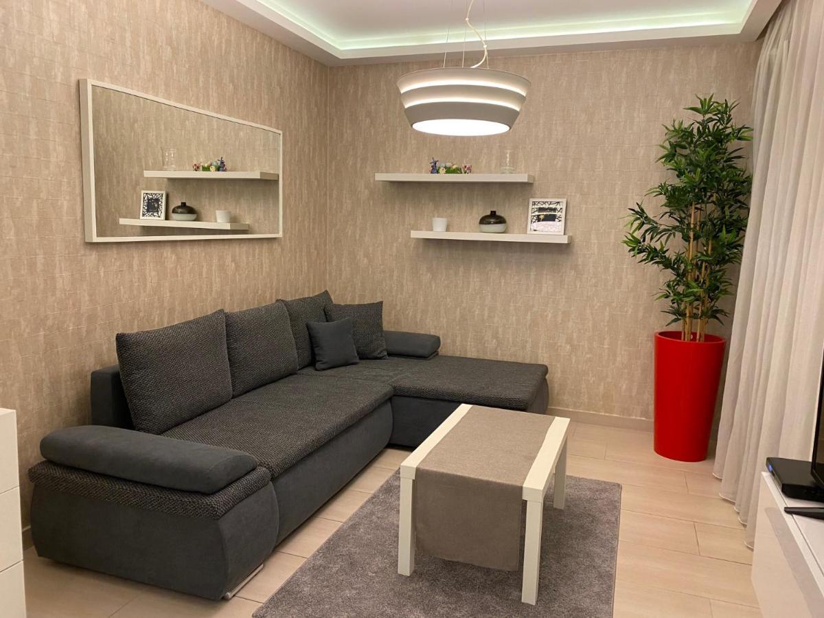 ديبريتْسين Parizsi Udvar I. Apartment المظهر الخارجي الصورة